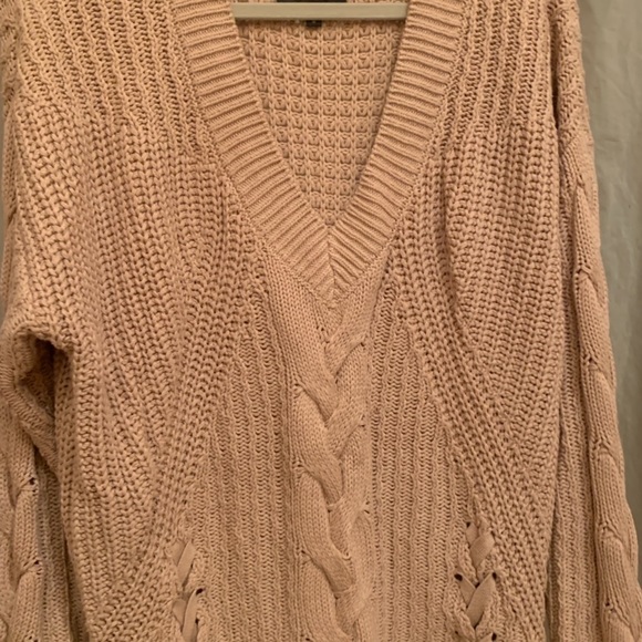 🔴{EXPRESS} Pink Sweater - Picture 5 of 10